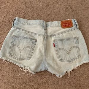 Levi mid-rise shorts